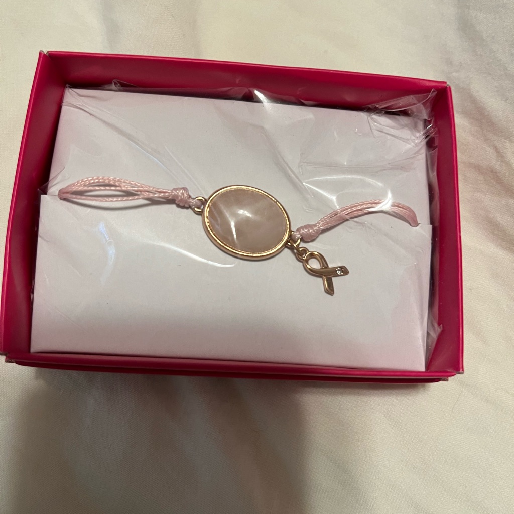 Avon Studio Rose Quartz Bolo Cord Bracelet - Breast Cancer Awareness 13$